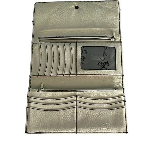 Beautiful Kate Landry wallet  - Picture 2 of 4